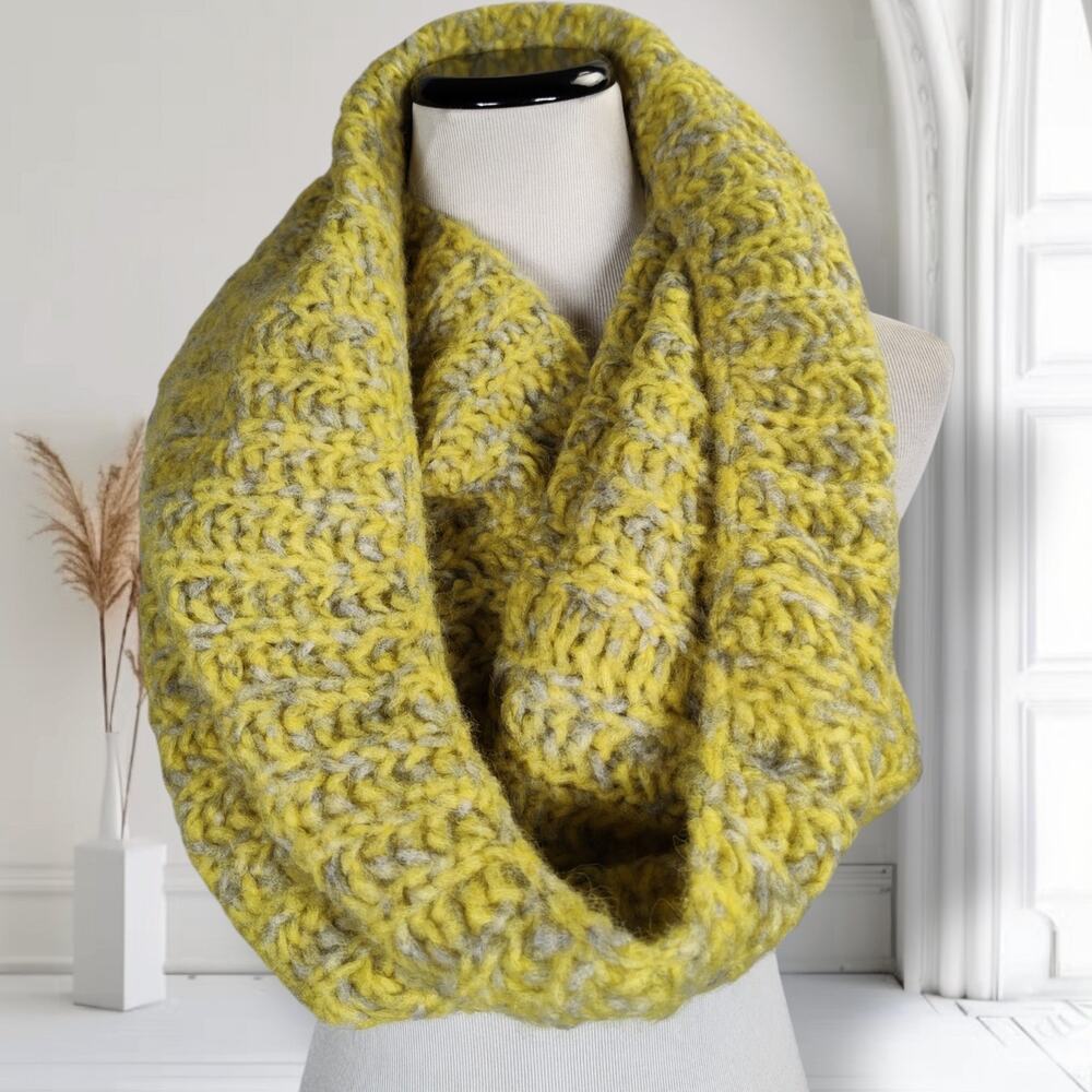 100% Baby Alpaca Wool Infinity Scarf Chunky Knit Chartreuse Gray Soft Cozy Peru